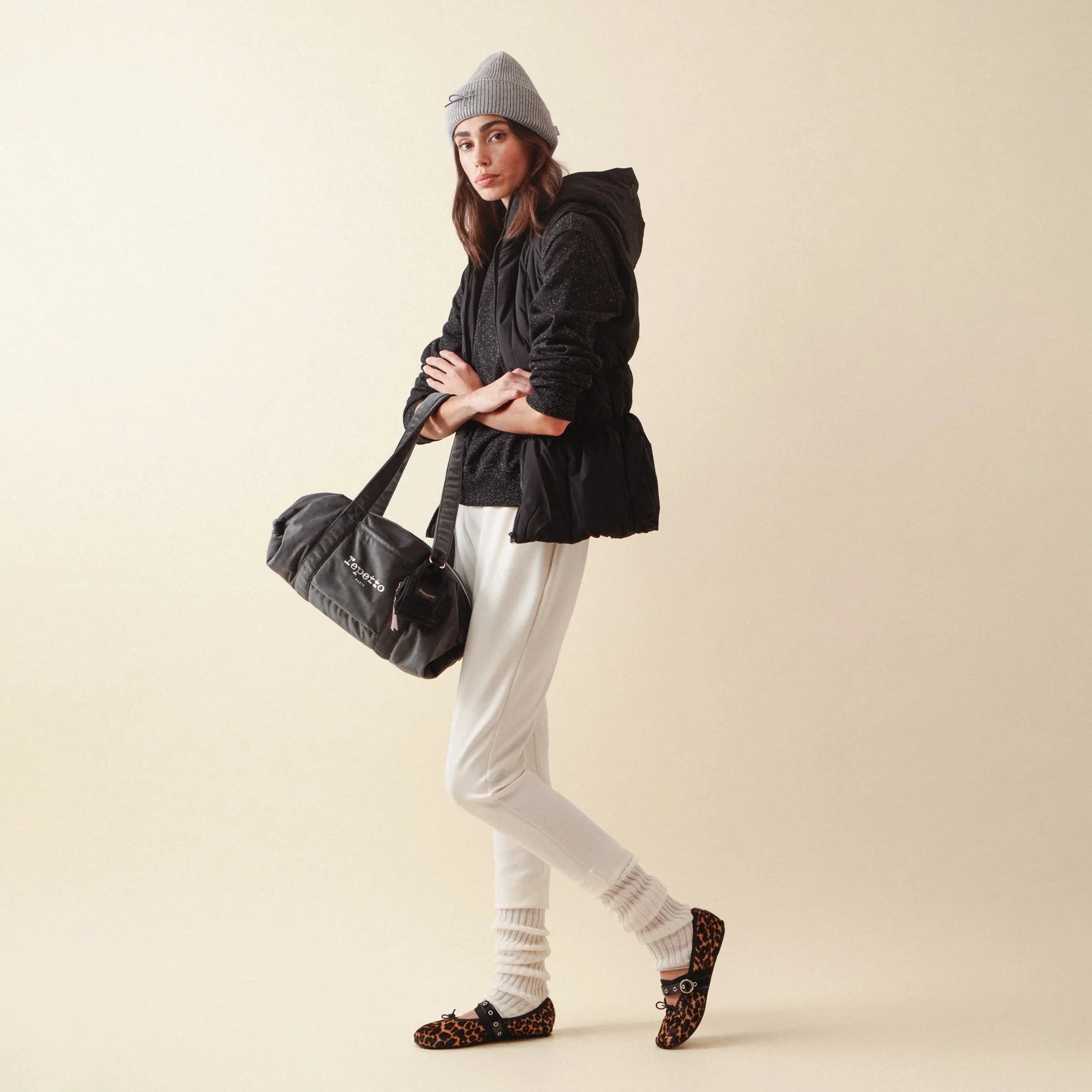 Women Grey Ballet Bag(M:H18 x W35 x D22 cm)