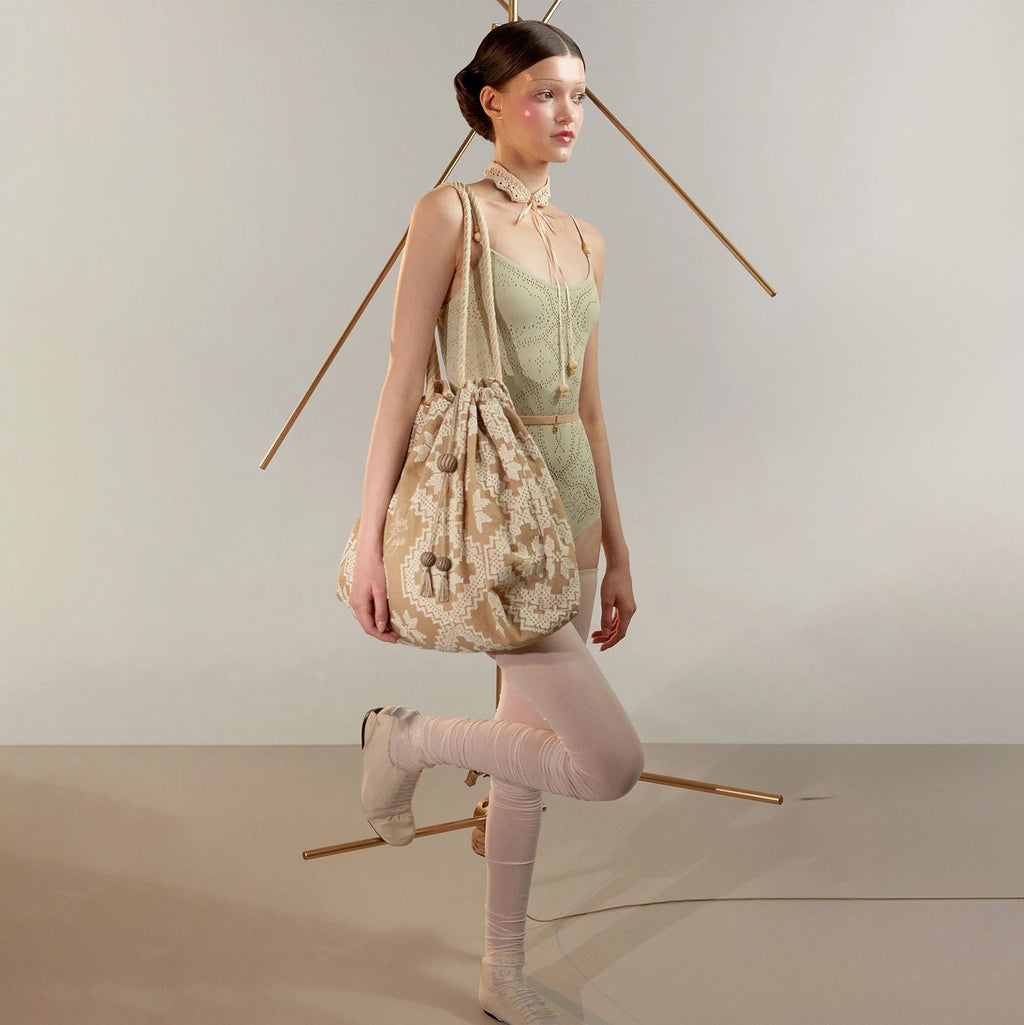 Beige "BINDLE" Ballet Embroidered Logo Tote(66 x 38 cm)